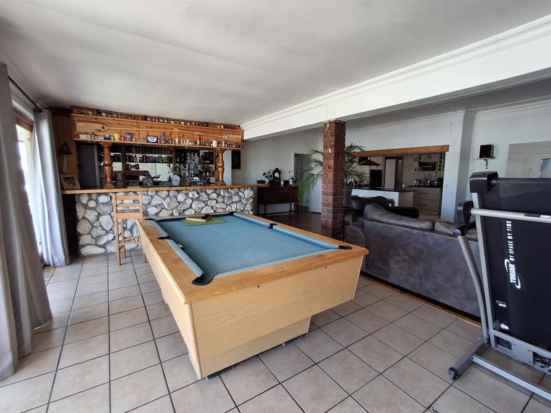 4 Bedroom Property for Sale in Sandy Point Western Cape